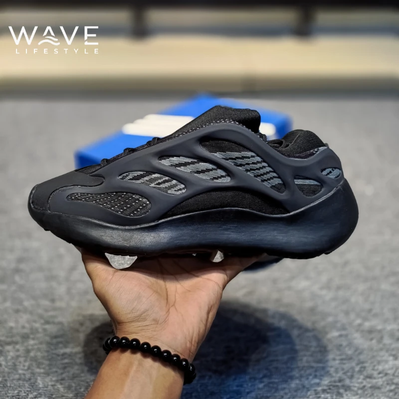 YEEZY BOOST 700 V3 Black (OEM Grade)