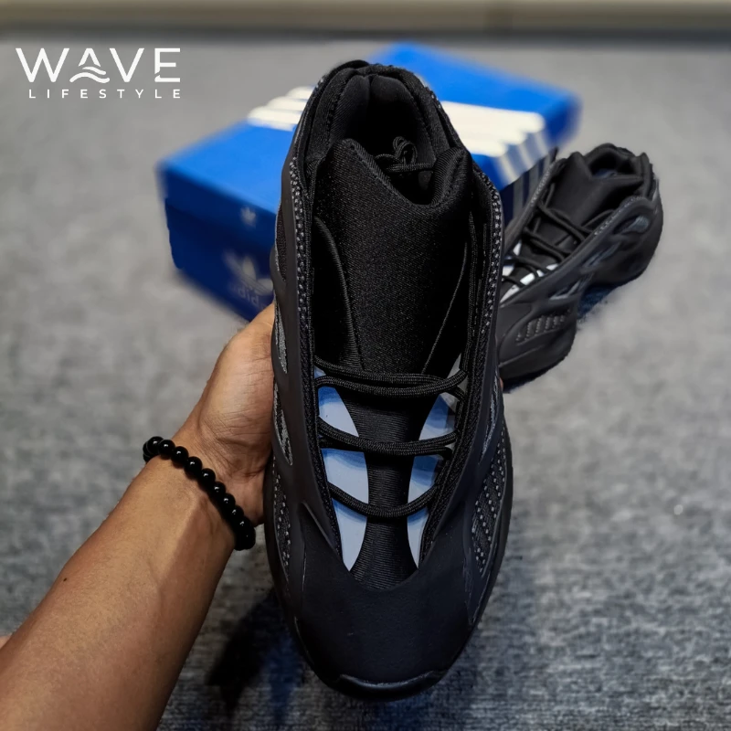 YEEZY BOOST 700 V3 Black (OEM Grade)